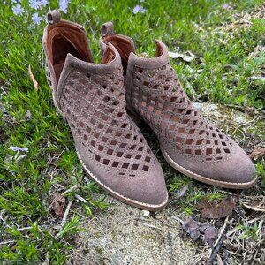Jeffrey Campbell Taggart Ankle Booties, size 8.5